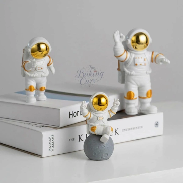 The Baking Curv Space Astronaut Figurine Set