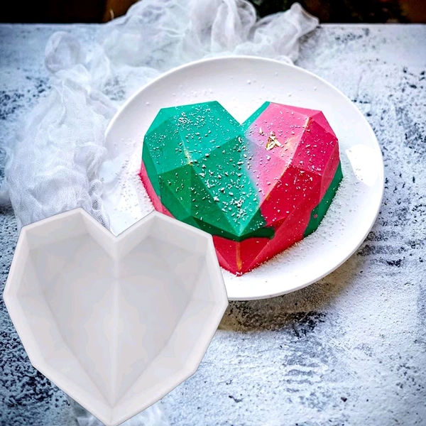 THE BAKING CURV SILICON PINATA HEART CAKE MOULD