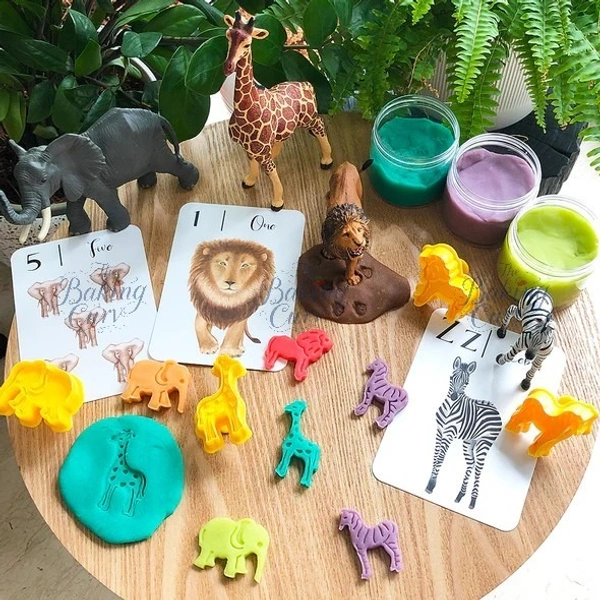 The Baking Curv Safari Animal Cutter