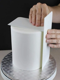 The Baking Curv Cake Scraper 25 cm – Icing Smoother for Tall Cakes & Sharp Edges