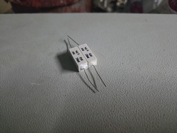 5w 3k3 : Ceramic Encased Resistors : MOR - 9*9*25 (Height X Width X Length), White, 0.006