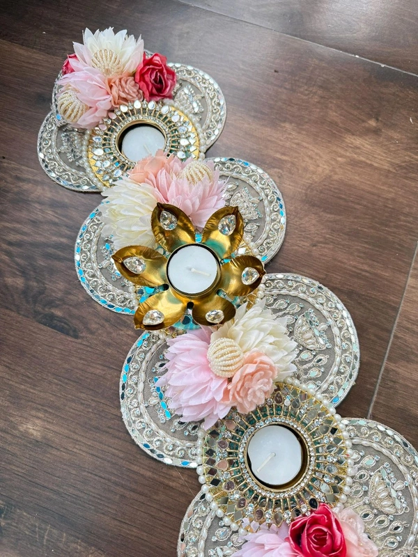 Table Runner Cum Tlight Decor