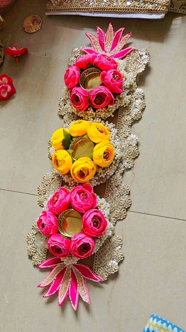 Peonies Tlight Holder Table Runner