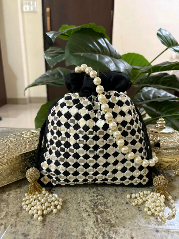 Stunning Mirror Potlis - Guardsman Red