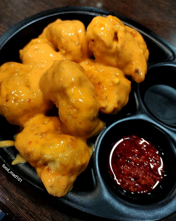 (Yes Momo) Paneer Makhani Momo