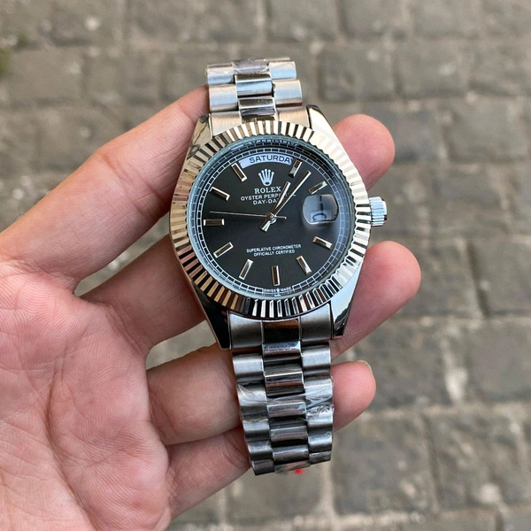 Analog Day Date High Quality Quartz Movement Collection With High Quality Strap Best finishing Body & Case