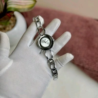 Analog High End Battery Operated Quartz Movement Watch For Her | A Beautiful Watch Designed To Stand The Test Of Time