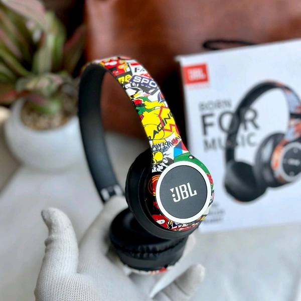 New Limited Edition High Quality Bluetooth Wireless Headphones With 5-6 Hours Playback Time