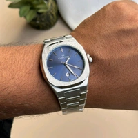 V9 Analog Quartz Movement Collection With High Quality Strap Best Finishing Body & Case - Blue