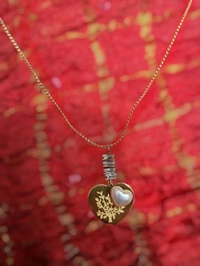 Anti Tarnish Heart Shaped Pearl And Diamond Gold Plated Pandal Set
- Gold