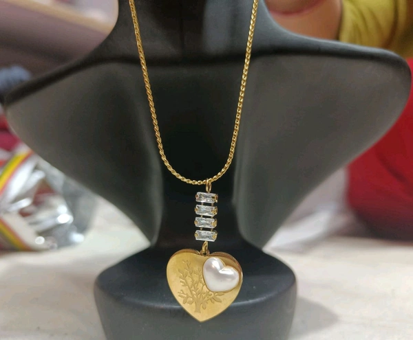 Anti Tarnish Heart Shaped Pearl And Diamond Gold Plated Pandal Set
- Gold