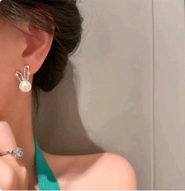 Two Wear Way Contrast Color Metal Chic Simple Rabbit Ear Pearls Stud Earrings