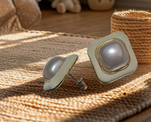 Square Gold Tone Pearl Earring/Studs