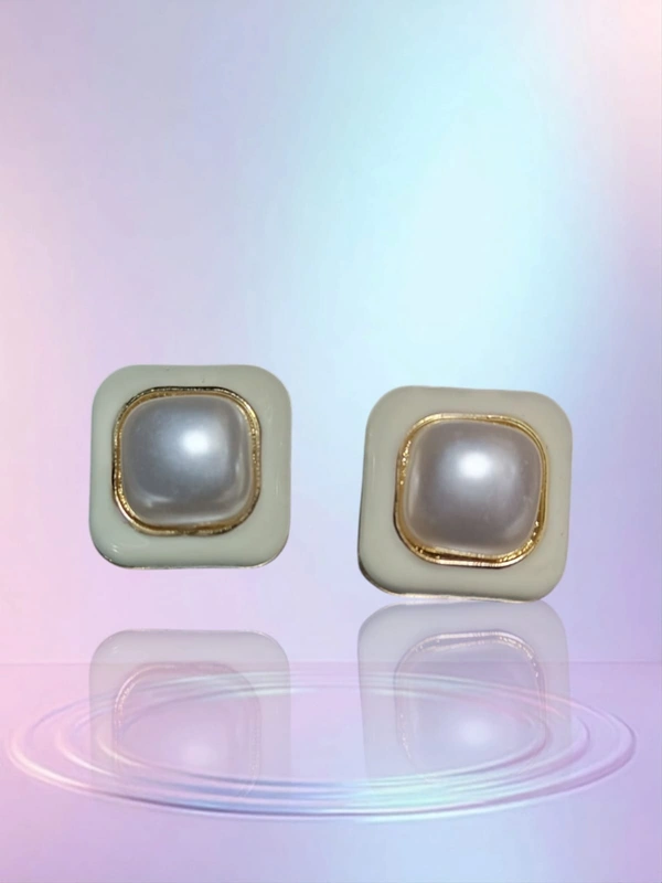 Square Gold Tone Pearl Earring/Studs