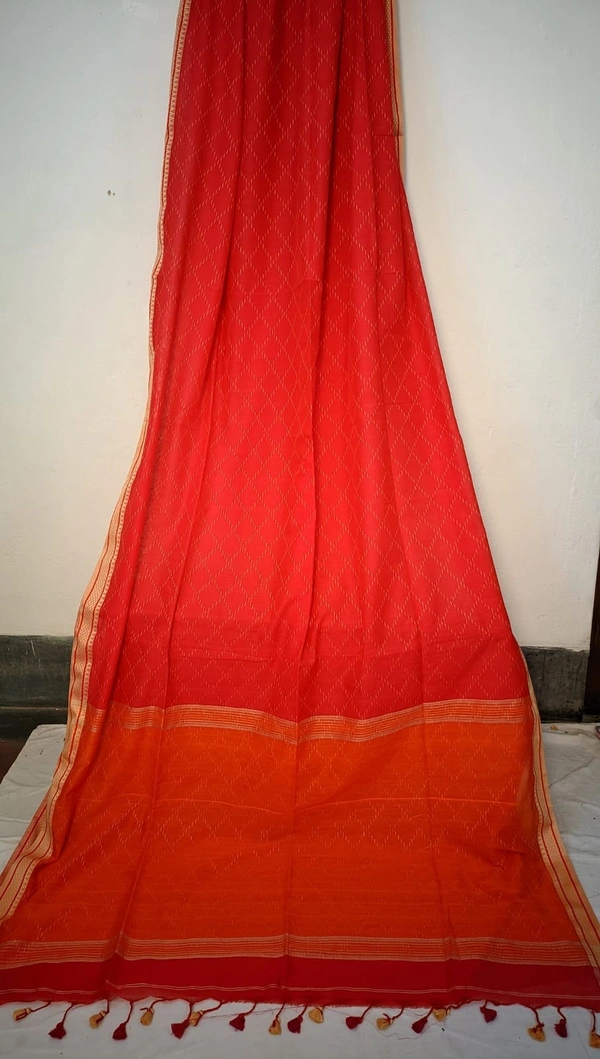 SKU0251 : Pure  Cotton Saree – Handwoven, Lightweight & Breathable Fabric | Katki and Ikat Design - Dual Tone, Dry Wash Only, Yes