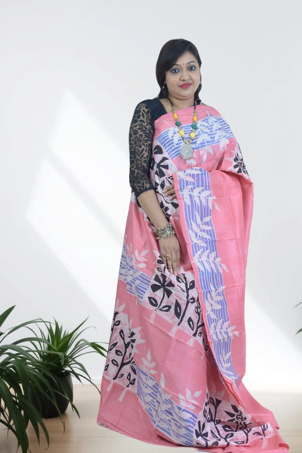 SKU0558 : Murshidabad Pure Silk – Premium Wax Batik Fabric – Hand Painted - Normal Length 6.3 mtr Plus, Peach, Hand Print, Dry Clean Only, Yes