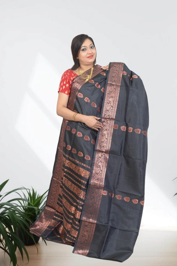 SKU0586 : Traditional Bengal Garad Silk Saree – Pure Handwoven Elegance | Swarnachari - Normal Length 6.3 mtr Plus, Black, Zari Work, Dry Clean Only, Yes