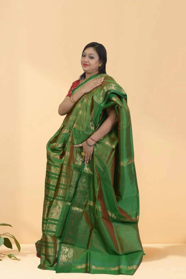 SKU0588 : Traditional Bengal Garad Silk Saree – Pure Handwoven Elegance | Swarnachari - Normal Length 6.3 mtr Plus, Green, Zari Work, Dry Clean Only, Yes