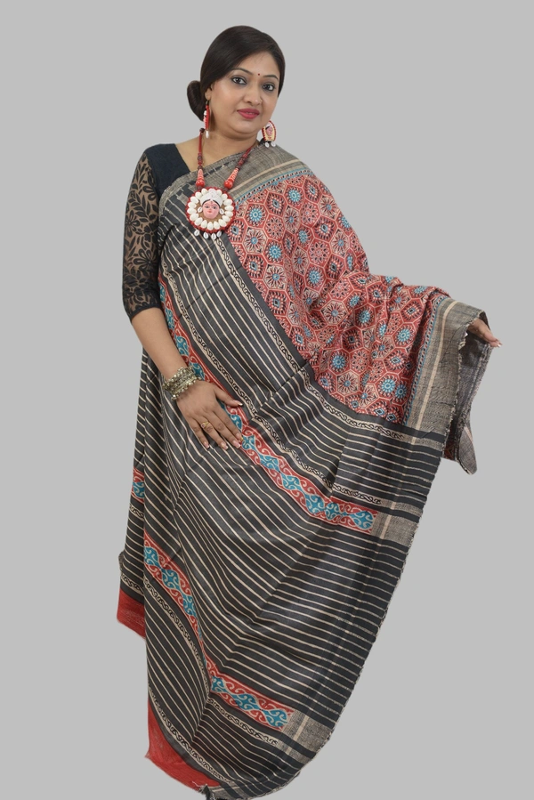 SKU0489 : Elegant Tussar Temple Ghicha Silk Saree – Handwoven Traditional Style  - Normal Length 6.3 mtr Plus, Red, Block Print, Dry Clean Only, Yes