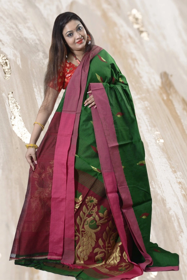 SKU0395 : Elegant Poly Cotton Saree – Lightweight & Comfortable Daily Wear  - Normal Length 6.3 mtr Plus, Green, Buti / Booti, Dry Clean Only, Yes