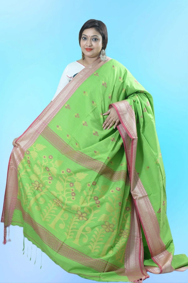 SKU0406 : Elegant Poly Cotton Saree – Lightweight & Comfortable Daily Wear  - Normal Length 6.3 mtr Plus, Green, Buti / Booti, Dry Clean Only, Yes