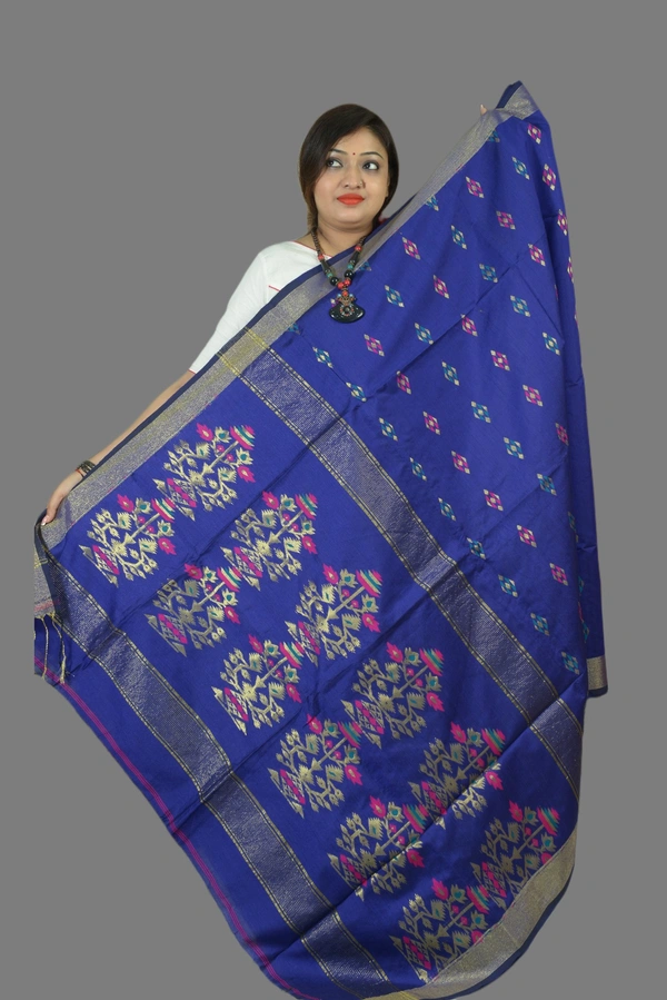 SKU0425 :   Elegant Poly Cotton Saree – Lightweight & Comfortable Daily Wear  - Normal Length 6.3 mtr Plus, Blue, Buti / Booti, Dry Clean Only, Yes