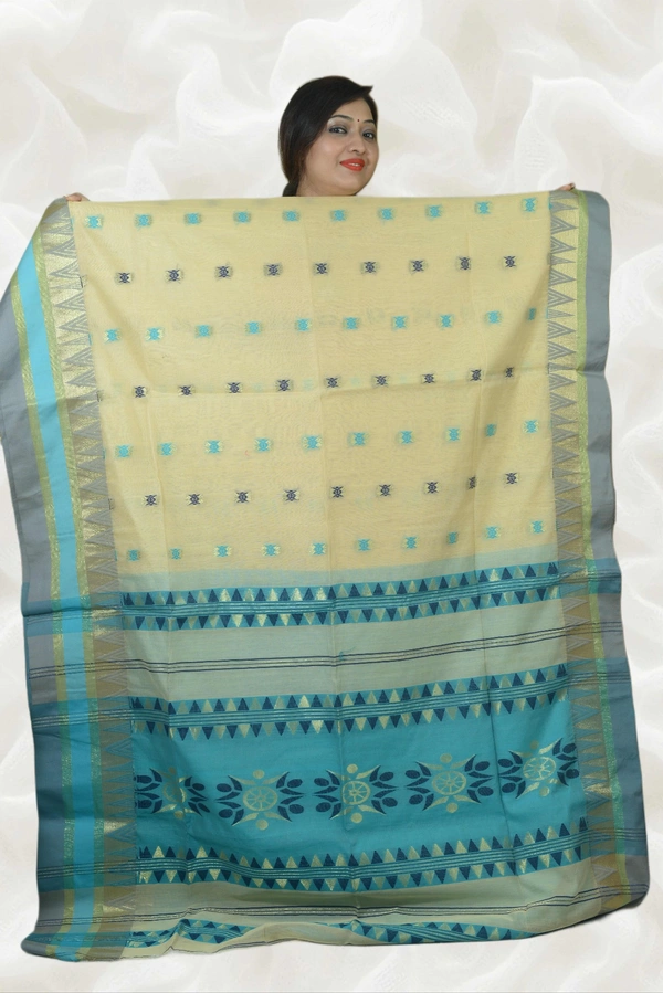 SKU0429 : Elegant Poly Cotton Saree – Lightweight & Comfortable Daily Wear  - Normal Length 6.3 mtr Plus, Offwhite, Buti / Booti, Dry Clean Only, Yes