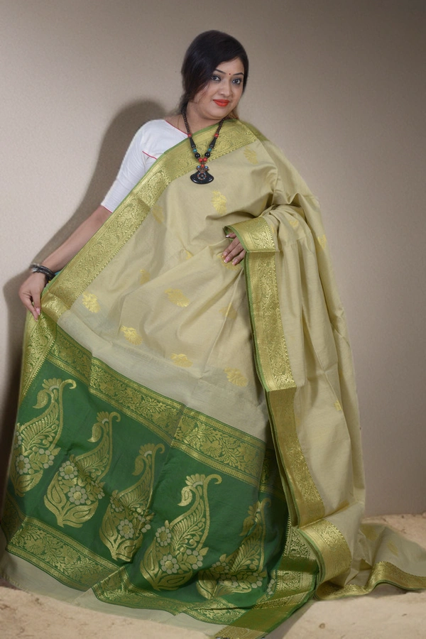 SKU0433 :   Elegant Poly Cotton Saree – Lightweight & Comfortable Daily Wear  - Normal Length 6.3 mtr Plus, Offwhite, Buti / Booti, Dry Clean Only, Yes