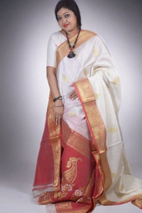 SKU0435 :   Elegant Poly Cotton Saree – Lightweight & Comfortable Daily Wear  - Normal Length 6.3 mtr Plus, White, Buti / Booti, Dry Clean Only, Yes