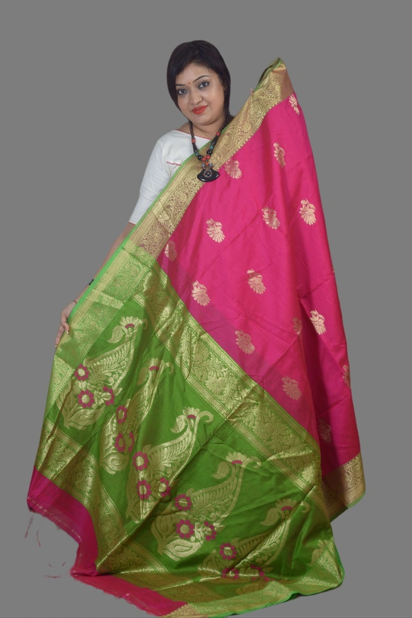 SKU0436 : Elegant Poly Cotton Saree – Lightweight & Comfortable Daily Wear  - Normal Length 6.3 mtr Plus, Pink, Buti / Booti, Dry Clean Only, Yes