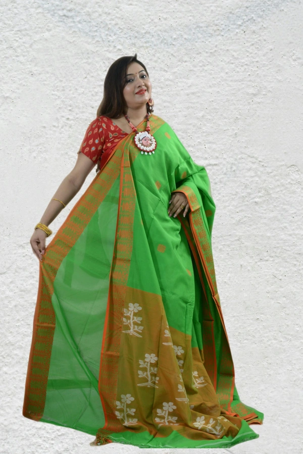 SKU0387 : Pure Khadi Cotton Saree – Handwoven, Lightweight & Breathable Fabric  - Normal Length 6.3 mtr Plus, Green, Buti / Booti, Hand Wash, Yes