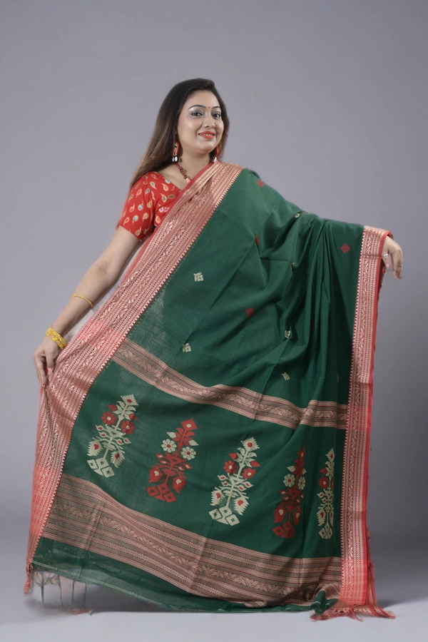 SKU0389 : Pure Khadi Cotton Saree – Handwoven, Lightweight & Breathable Fabric  - Normal Length 6.3 mtr Plus, Green, Buti / Booti, Hand Wash, Yes