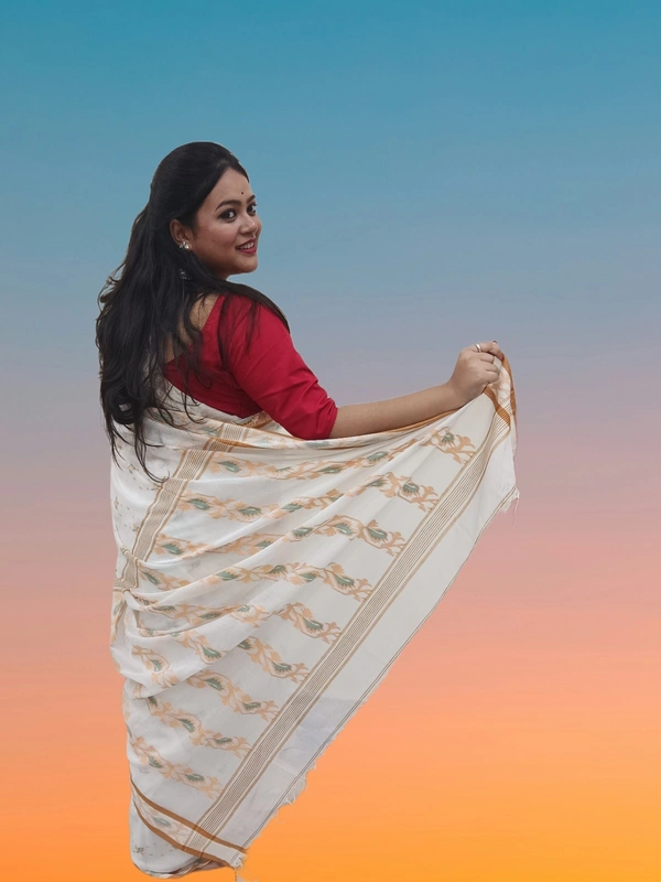 SKU0674 : Pure Khadi Cotton Saree – Handwoven, Lightweight & Breathable Fabric - Hand Wash, Yes