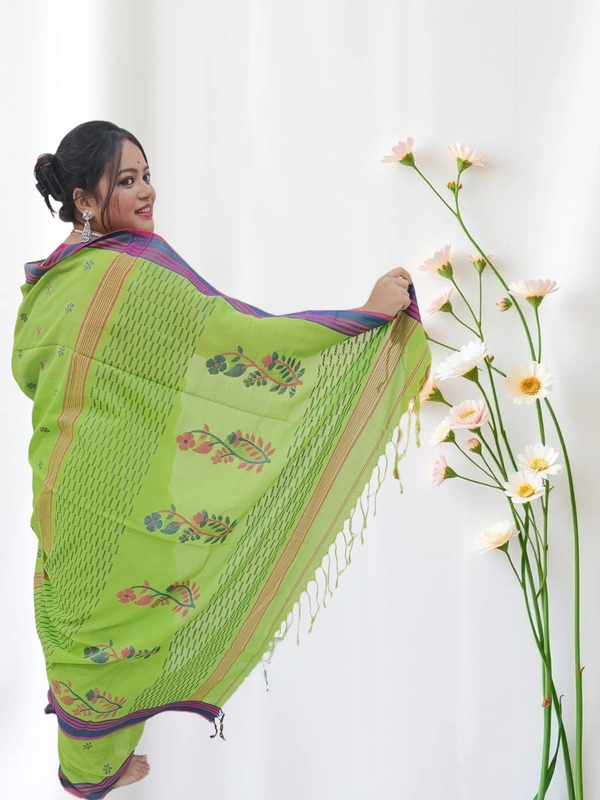 SKU0676 : Pure Khadi Cotton Saree – Handwoven, Lightweight & Breathable Fabric - Hand Wash, Yes