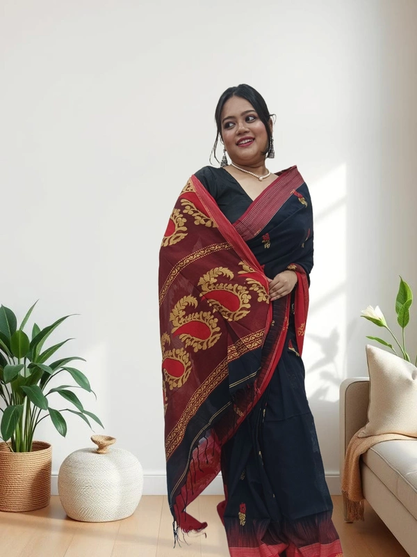 SKU0679 : Pure Khadi Cotton Saree – Handwoven, Lightweight & Breathable Fabric - Hand Wash, Yes