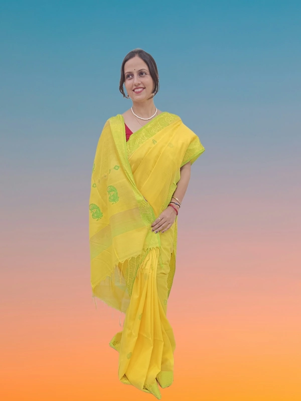SKU0698 : Pure Khadi Cotton Saree – Handwoven, Lightweight & Breathable Fabric - Hand Wash, Yes