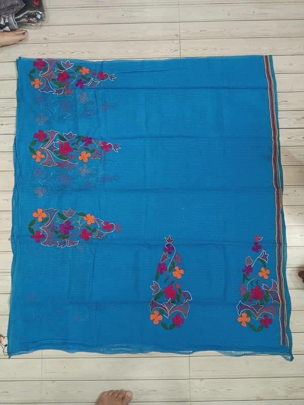 SKU1131 : Resham Check Saree – Gorgeous, Lightweight & Breathable Fabric   - Dry Wash, Yes