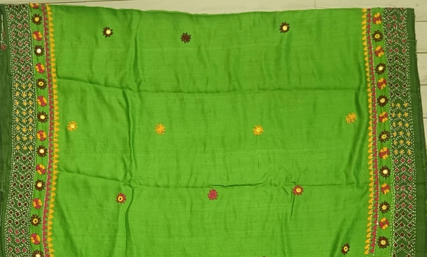 SKU1116 : Elegant Handwoven Tussar Bapta Saree – Gujrati Lambani Work - Dry Wash, Yes