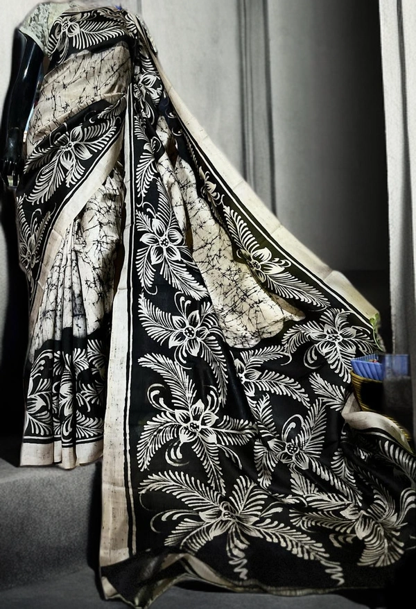 SKU0164 :  Pure Silk – Premium Wax Batik Fabric – Handcrafted, Soft & Breathable  - Normal Length 6.3 mtr Plus, Cream, Hand Print, Hand Wash, Yes