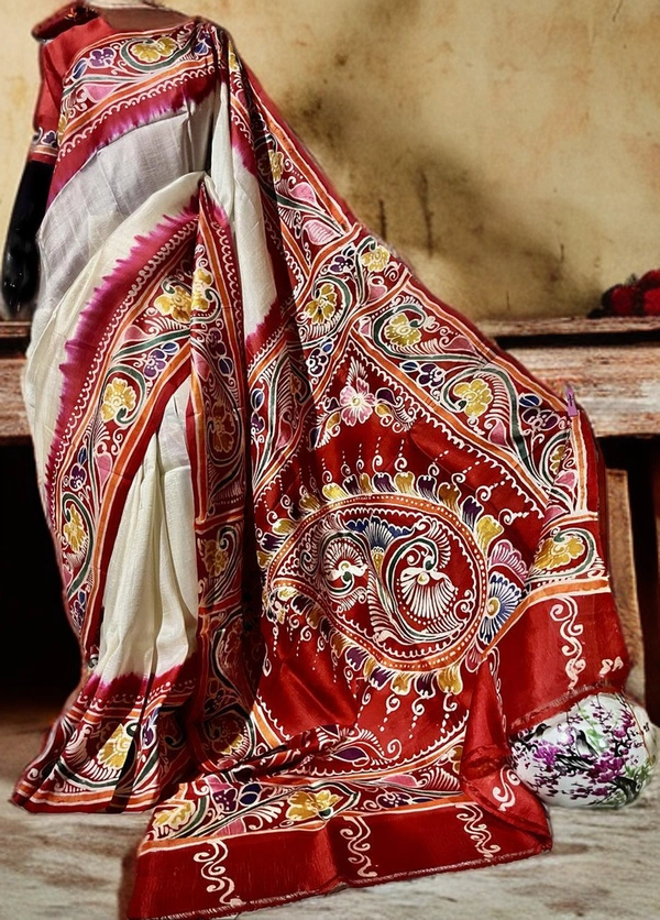 SKU0169 :  Pure Silk – Premium Wax Batik Fabric – Handcrafted, Soft & Breathable  - Normal Length 6.3 mtr Plus, Offwhite, Hand Print, Hand Wash, Yes