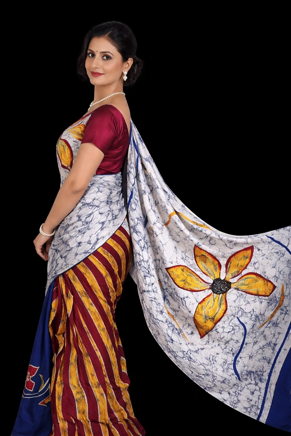SKU1515 : Mulmul Cotton Saree with Hand Batik Print | Soft Lightweight Daily & Festive Wear Saree - Hand Wash, Yes
