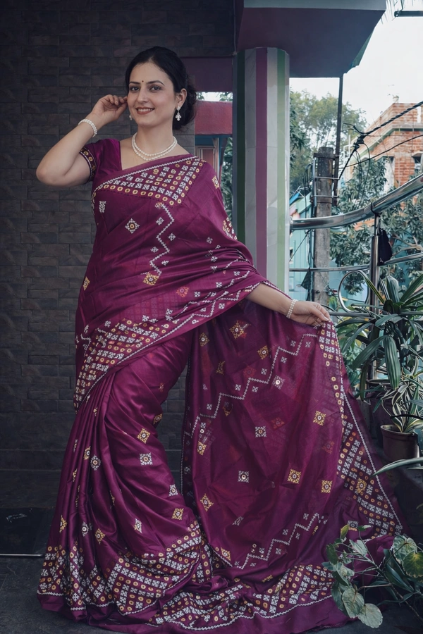 SKU1516 : Sonamukhi Silk Saree with Traditional Gujarati Handwork | Elegant Festive & Wedding Ethnic Wear