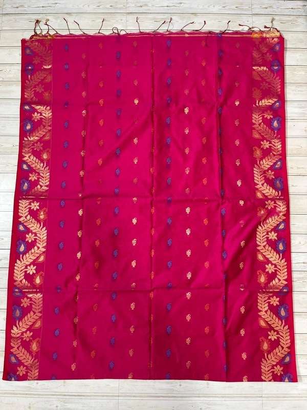 SKU-0822 : Elegant Handwoven Semi Silk Saree - Hand Wash, Yes
