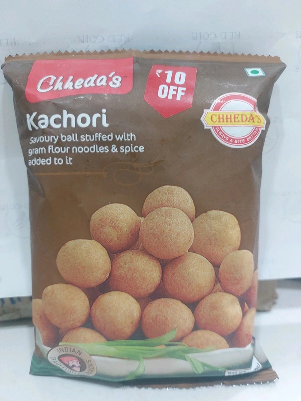Chheda's Dry Kachori - Spicy Fried, 170 Gm