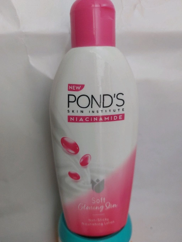 POND'S SOFT GLOWING SKIN LOTION - 90 Ml, NIACINAMIDE