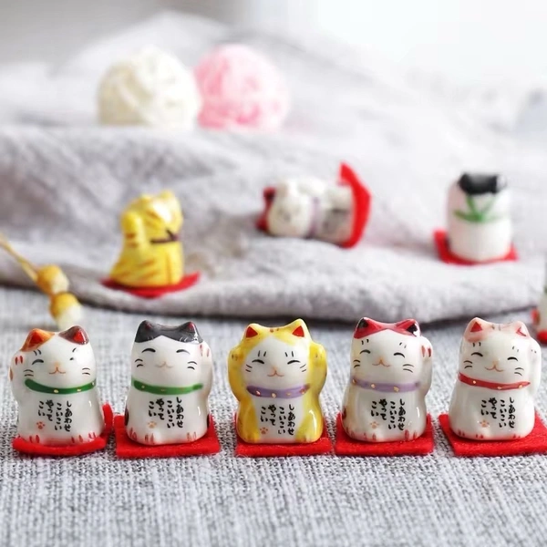 Pre-order Ceramic Maneki Neko Desk Buddy - black