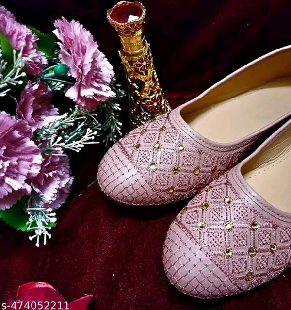 Ladies Newly Designed Latest  Mojari for Summer