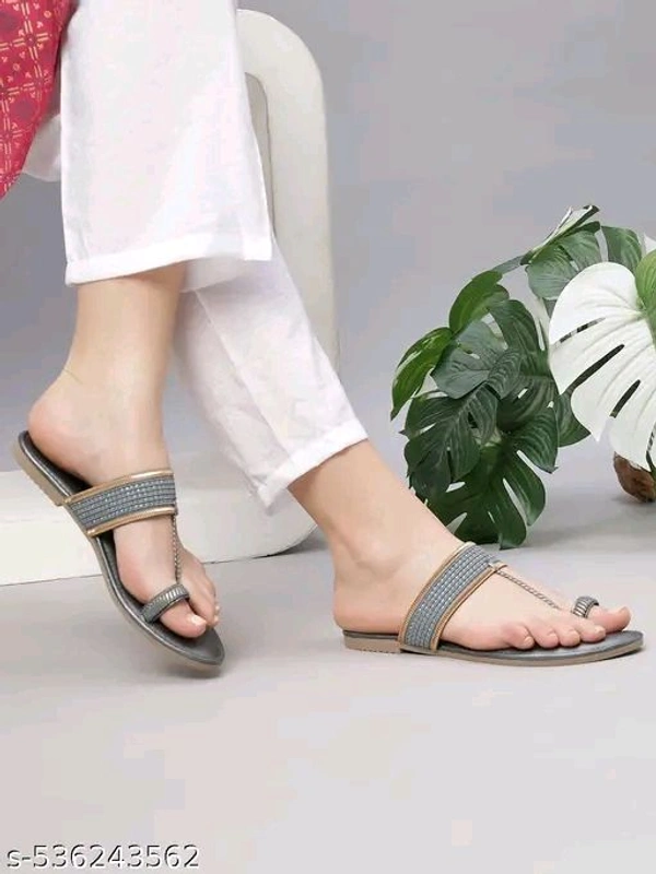 Women Stylish Flat Toe Ring Sandal