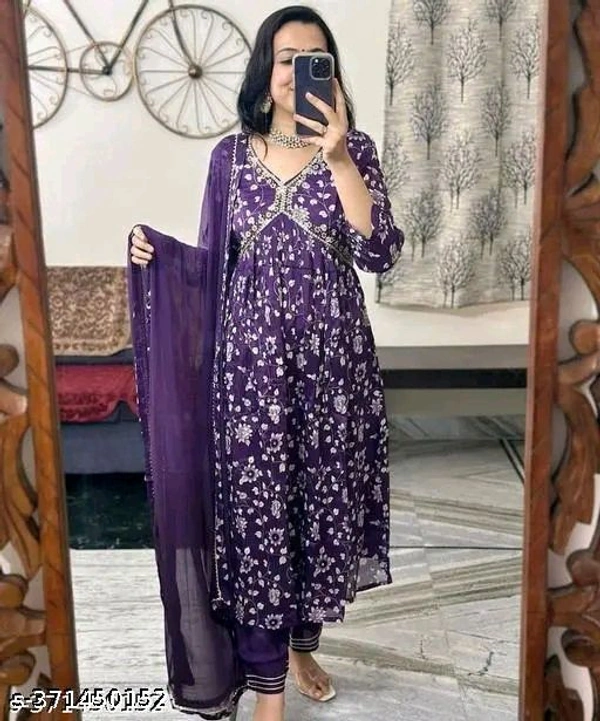 *Trendy Voguish Women Kurta Sets*