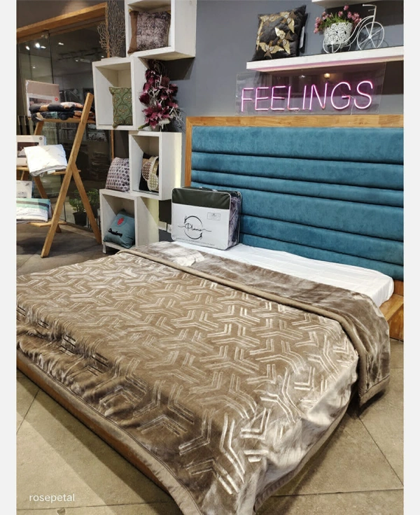 Single Bed Solid Mink Blankets 2 Ply